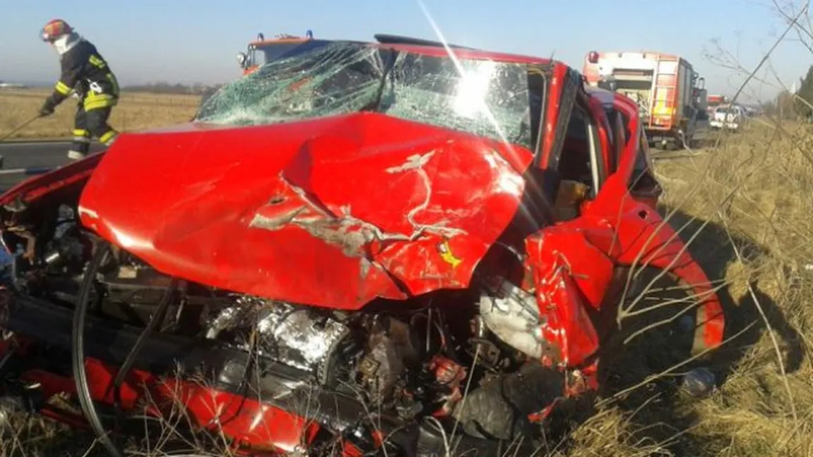 Accident grav pe şoseaua Timişoara-Lugoj. Un şofer a intrat în depăşire fără să se asigure FOTO