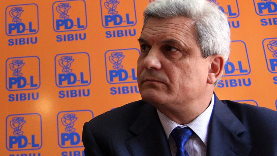 Fostul ministru Ion Ariton, căutat acasă de către poliţişti VIDEO