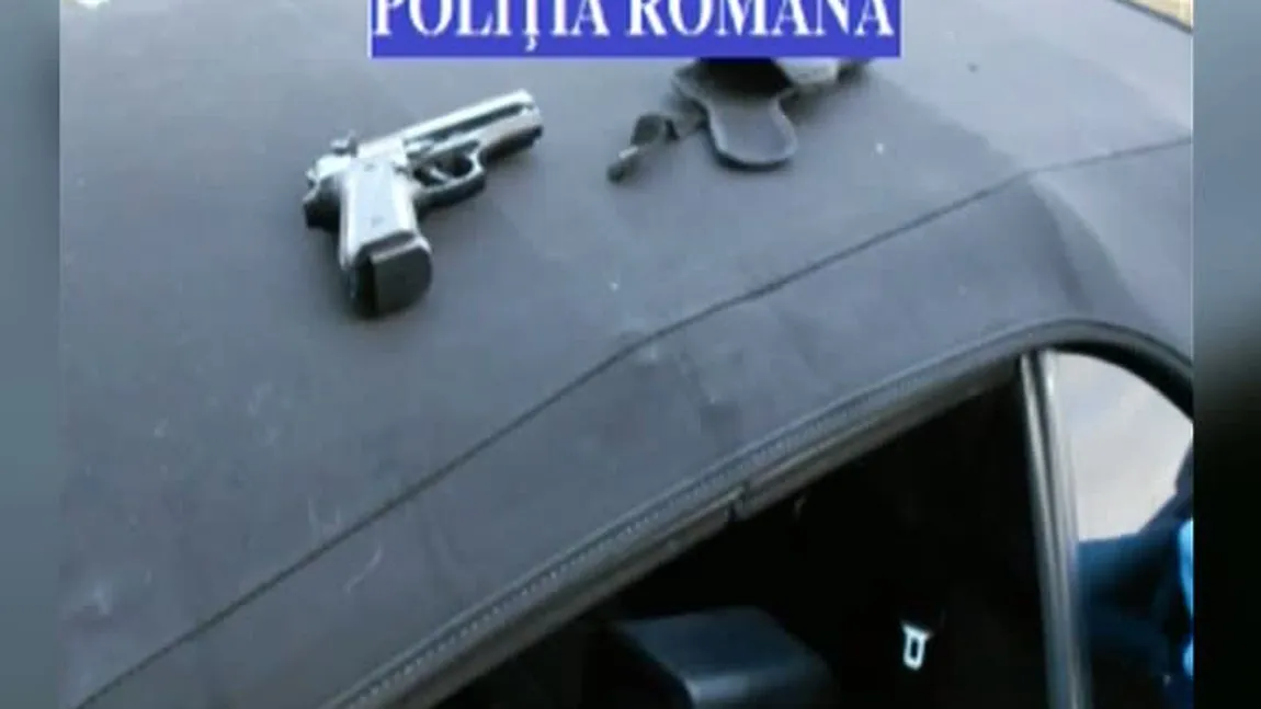 Fabrică ilegală de muniţie, descoperită de politişti. 22 de arme aduse din Bulgaria au fost confiscate