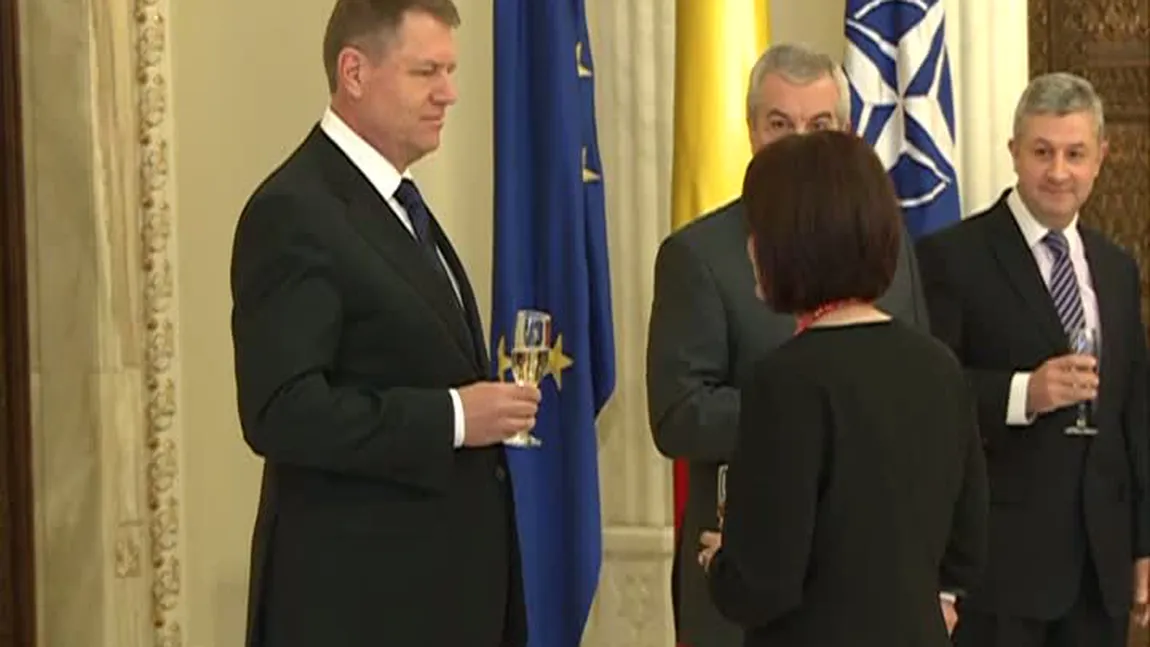 CEREMONIE CU ŞAMPANIE, la Cotroceni. Simona Maya Teodoriu, noul judecător al CCR, a depus jurământul