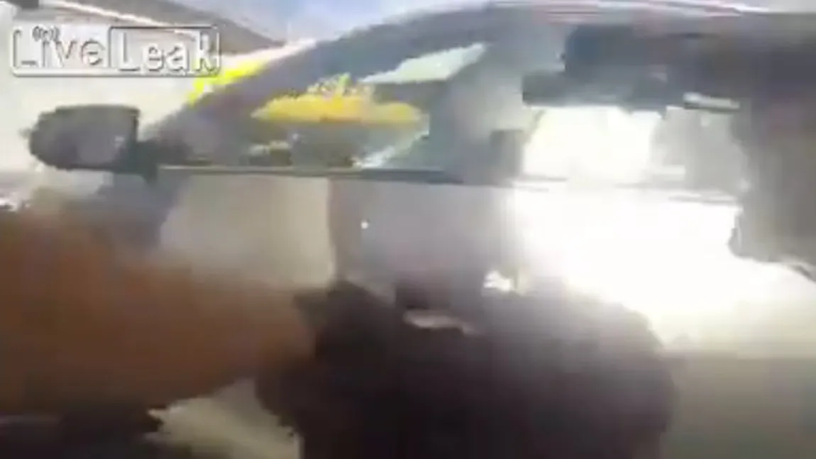 MISIUNE SÂNGEROASĂ. Un poliţist a filmat MOMENTUL în care UCIDE un INFRACTOR în trafic VIDEO