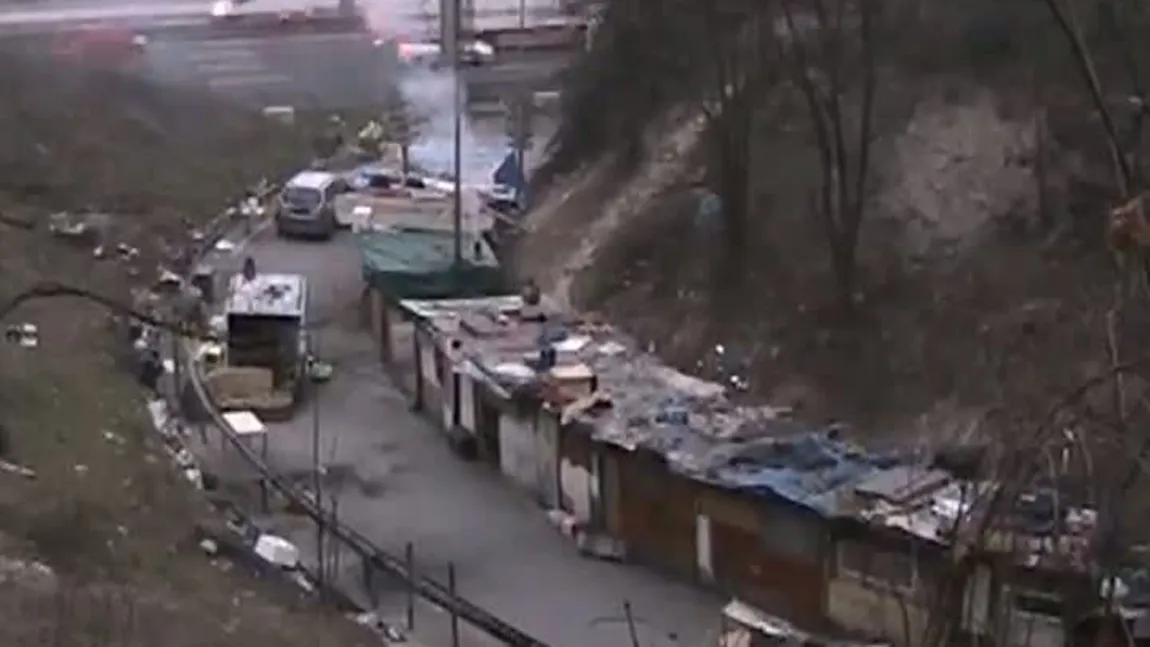 Peste 13.000 de romi au fost expulzaţi din taberele ilegale din Franţa VIDEO