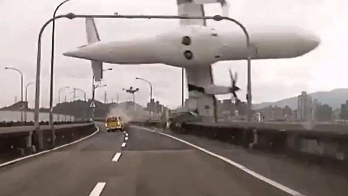 Cele două motoare ale avionului prăbuşit în Taiwan erau oprite în momentul accidentului
