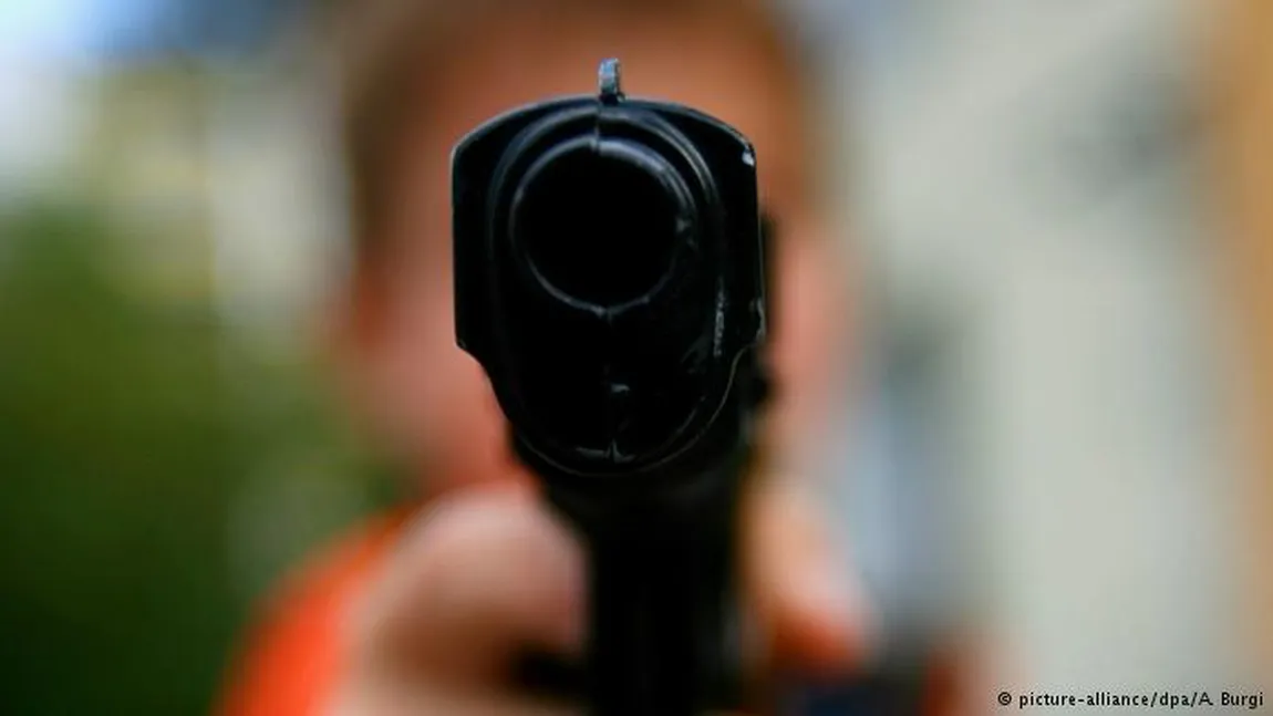 TRAGEDIE în SUA: Un tânăr de culoare, împuşcat mortal de un poliţist