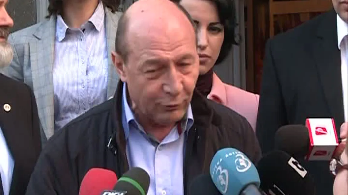 Băsescu admite că l-a sunat pe procurorul general: Nu a răspuns. N-are nici o legătură cu Nana VIDEO