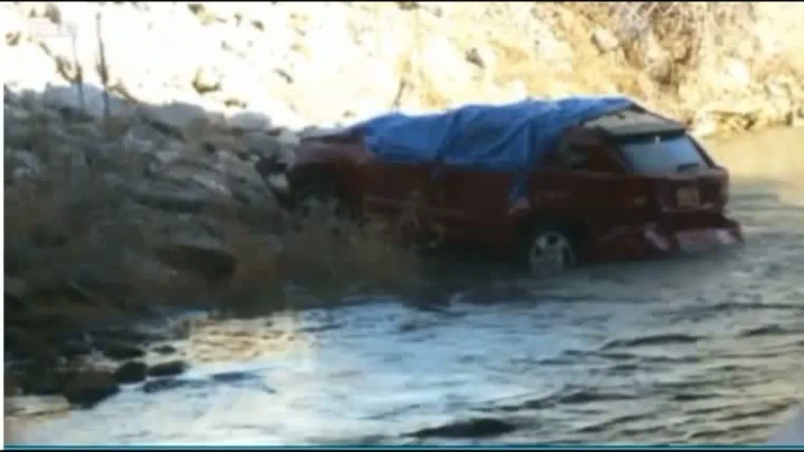 Un bebeluş a supravieţuit timp de 14 ore în apa îngheţată a unui râu VIDEO