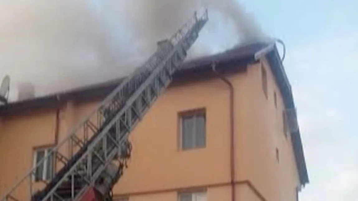 Panică într-un bloc din judeţul Bistriţa Năsăud: Incendiu în apartamentul în care locuieşte primarul