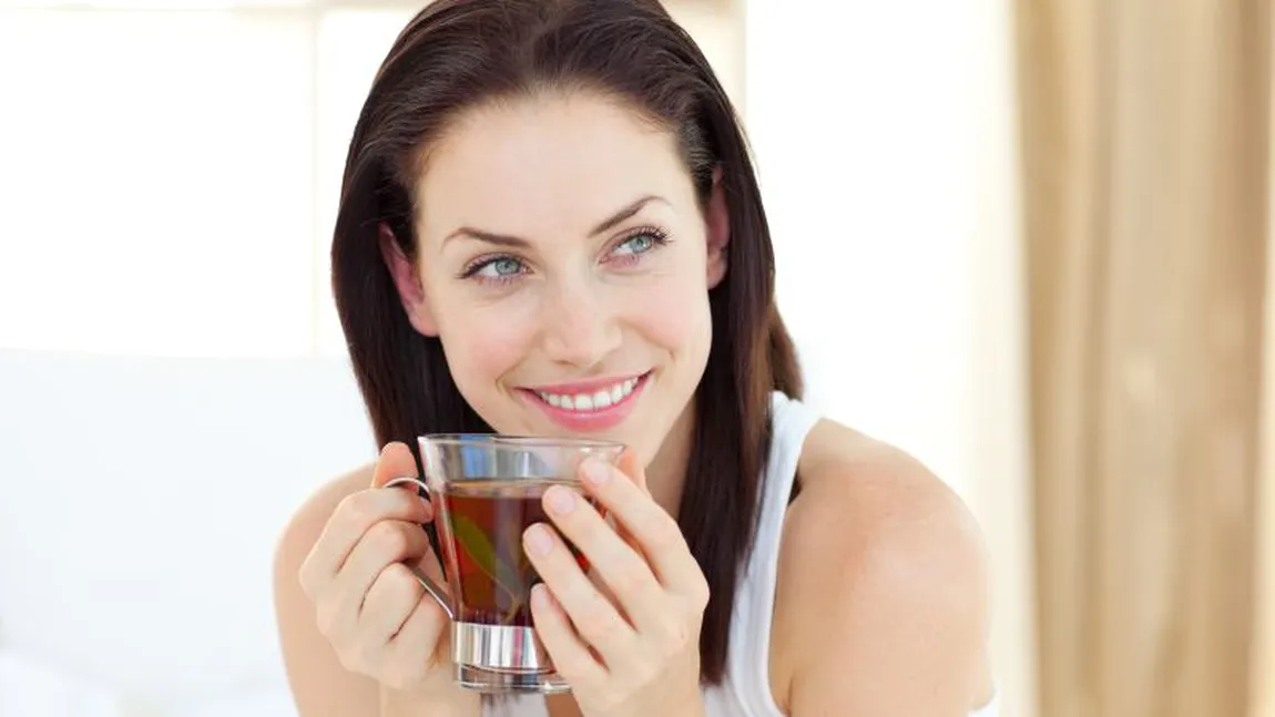 Dieta cu ceai te ajută să scapi de colăceii de grăsime