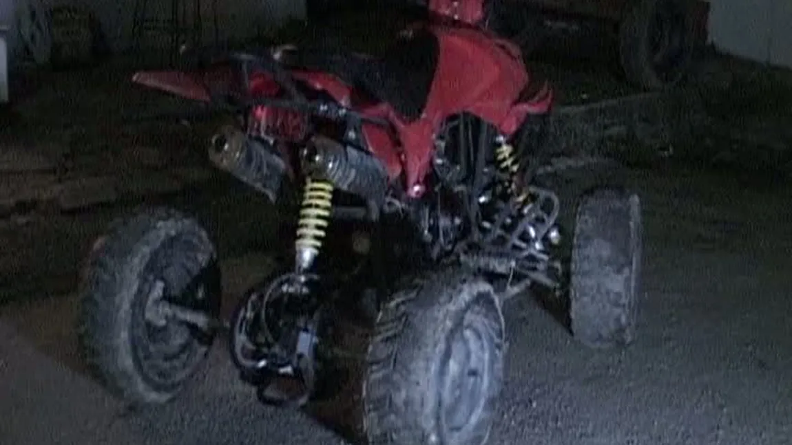 Teribilism la 11 ani: Un copil a ajuns la spital după ce a intrat cu ATV-ul într-o dubiţă