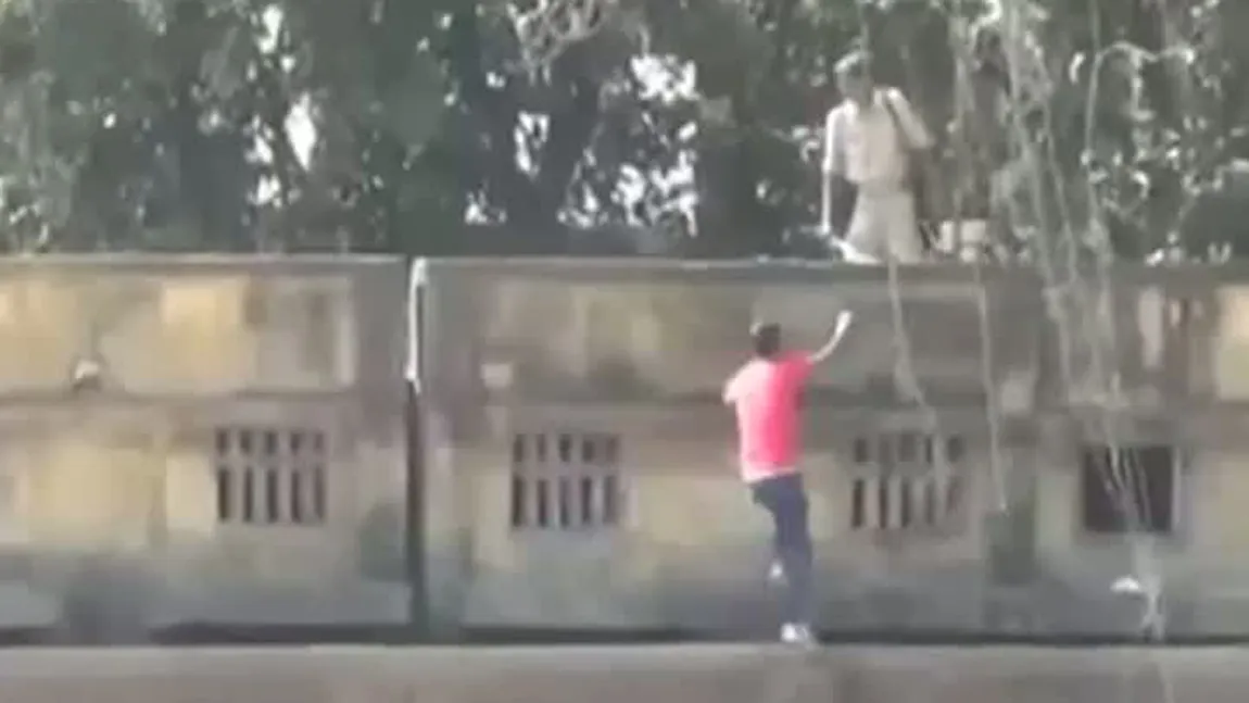 Copiatul la examen atinge noi culmi în India. Râzi cu lacrimi dacă vezi acest VIDEO