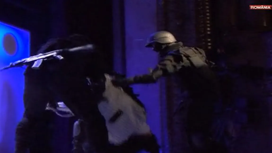 Spectacolul descinderilor şi percheziţiilor DNA şi DIICOT a ajuns pe scena teatrului în Timişoara VIDEO