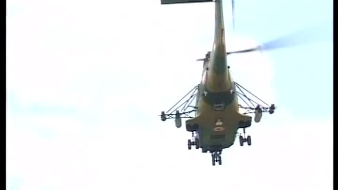 Aterizare forţată în Argeş. Un elicopter a rămas fără o elice în timpul zborului
