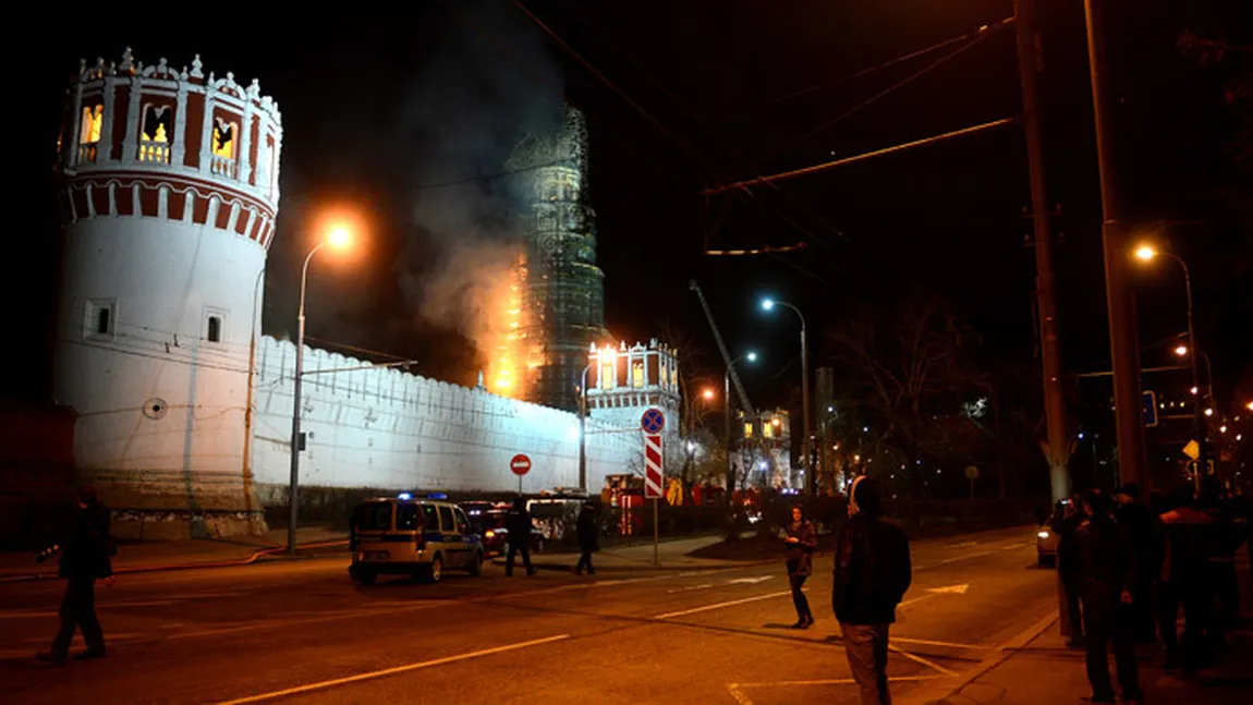 Incendiu într-o celebră mănăstire din Moscova VIDEO