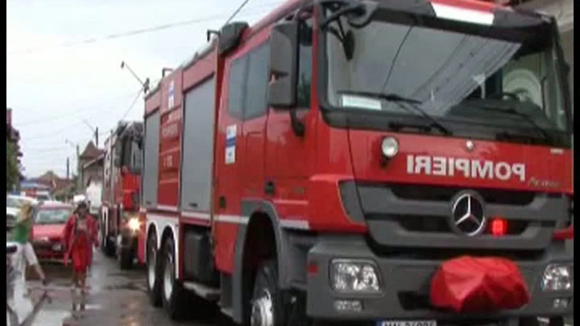PANICĂ în Cluj. Un autocamion a luat foc. Traficul în zonă a fost oprit