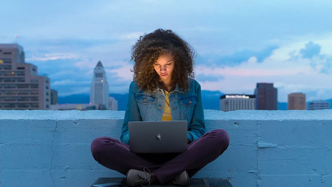 Noul MacBook: Mai subţire, procesor nou şi autonomie de o zi