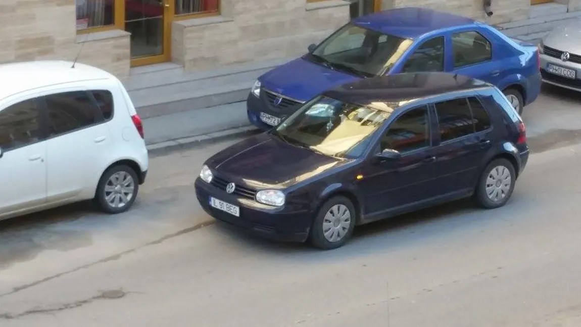 TUPEU MAXIM. Un şofer din Ploieşti a parcat pe MIJLOCUL străzii în centrul oraşului FOTO