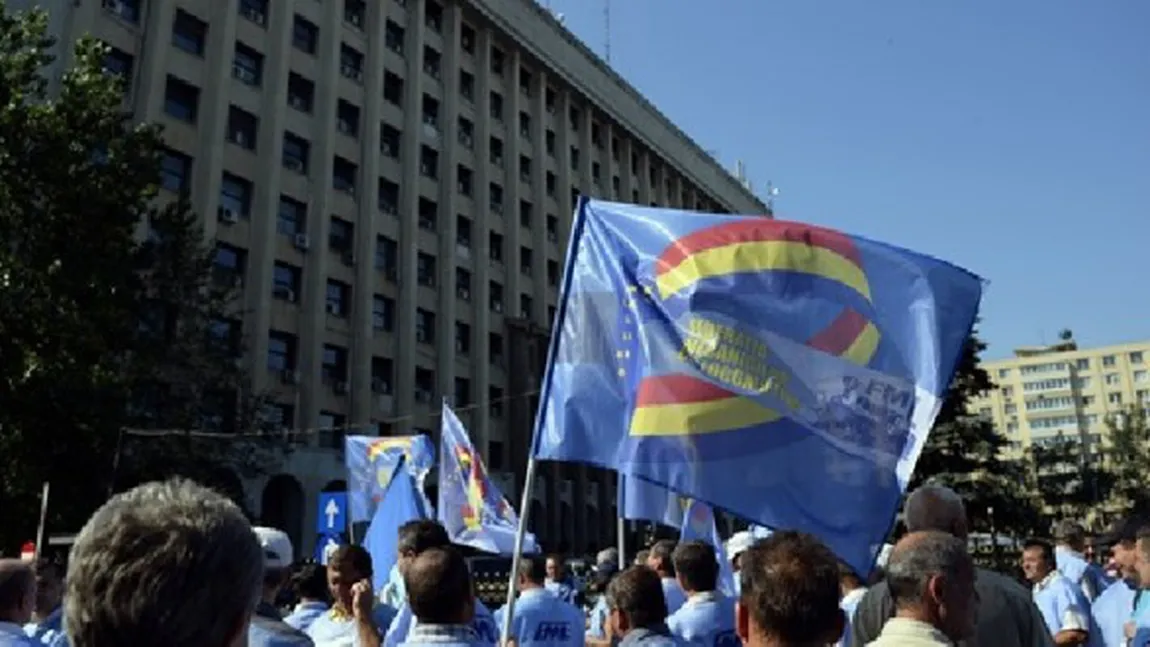 PROTEST al angajaţilor Portului Constanţa în faţa Ministerului Transporturilor