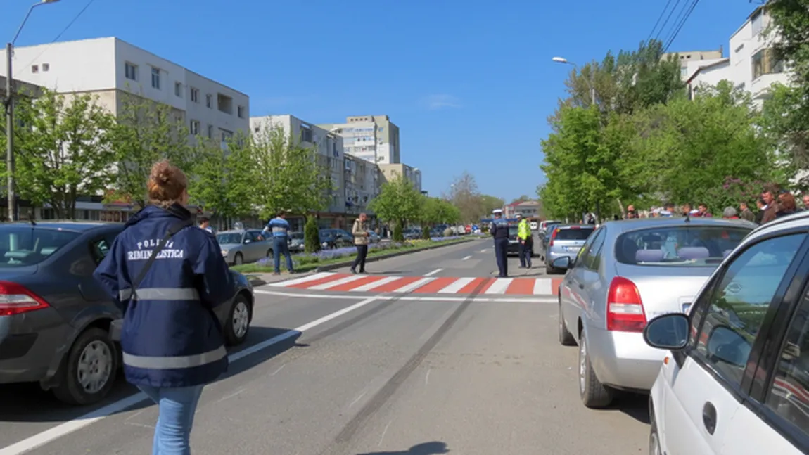 Un tânăr, spulberat de o maşină pe trecerea de pietoni VIDEO