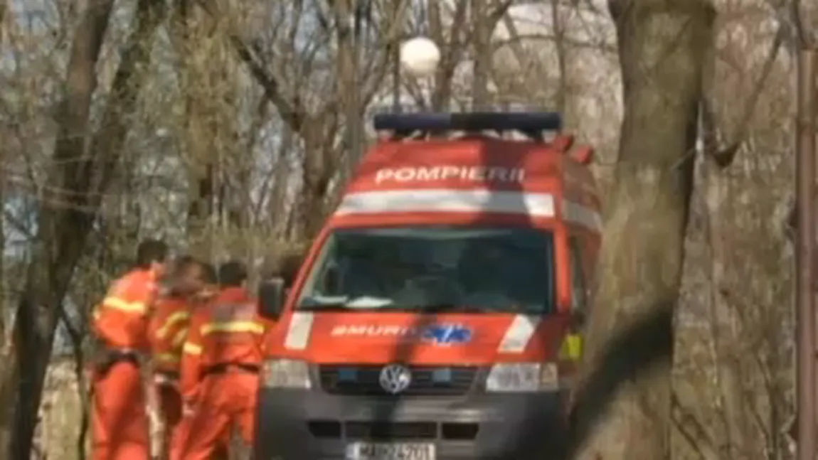 Tineri CURENTAŢI în Parcul Herăstrău în timp ce-şi făceau un SELFIE
