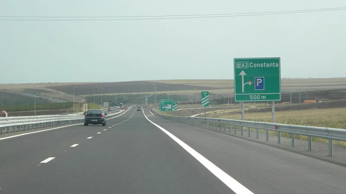 România are peste 680 de km de autostradă. În anul 2014, reţeaua de autostrăzi a crescut doar cu 39 de km