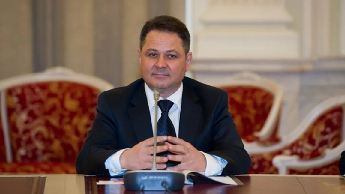 Senatorul Ionel Agrigoroaei se plânge şi el de SALARIU: Eu trebuie să îmi schimb în fiecare zi CĂMĂŞILE