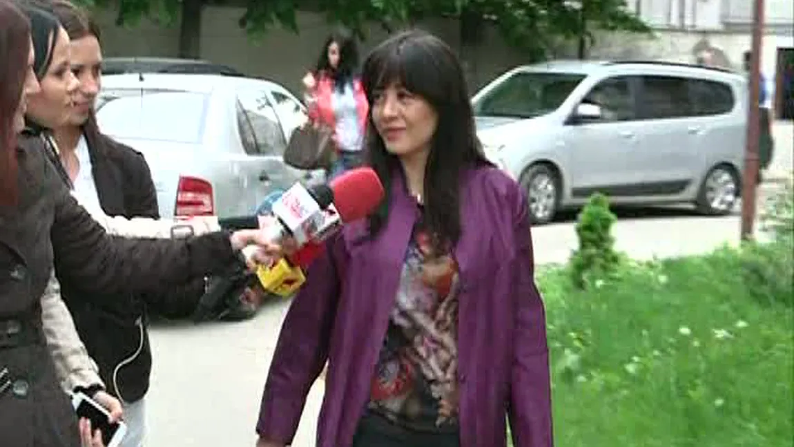 Marian Vanghelie, susţinut în instanţă de iubita lui, Oana Mizil