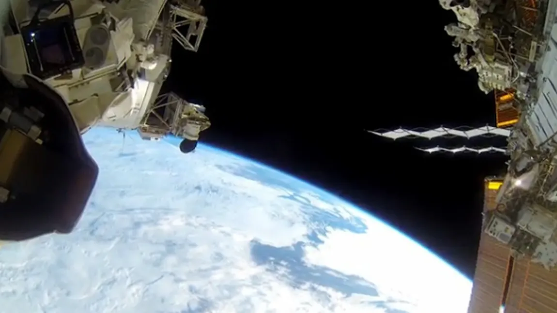 Imagini incredibile din spaţiu. Ce a surprins un astronaut care şi-a montat un Go Pro pe costum VIDEO
