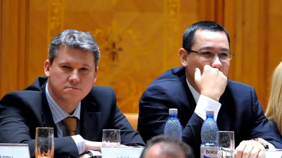 Cătălin Predoiu îl atacă pe Victor Ponta: BATJOCOREŞTE imaginea preşedintelui folosind o poză cu Iohannis