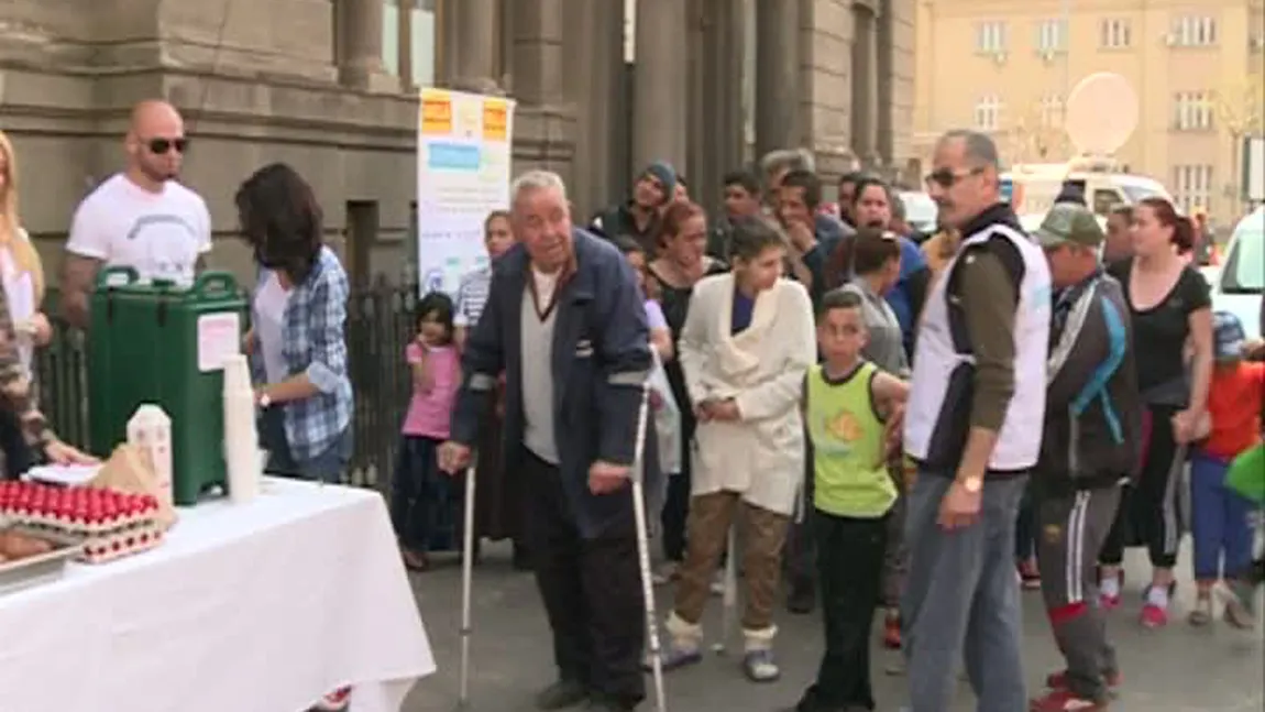 Ajutor pentru nevoiaşii din Capitală. O masă caldă pentru cei săraci VIDEO