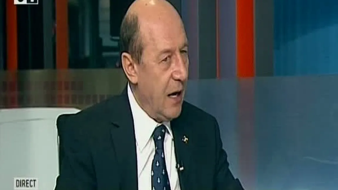 Traian Băsescu, huiduit la intrarea într-o televiziune: Iohannis şi Ponta sunt interesaţi să ies din politică