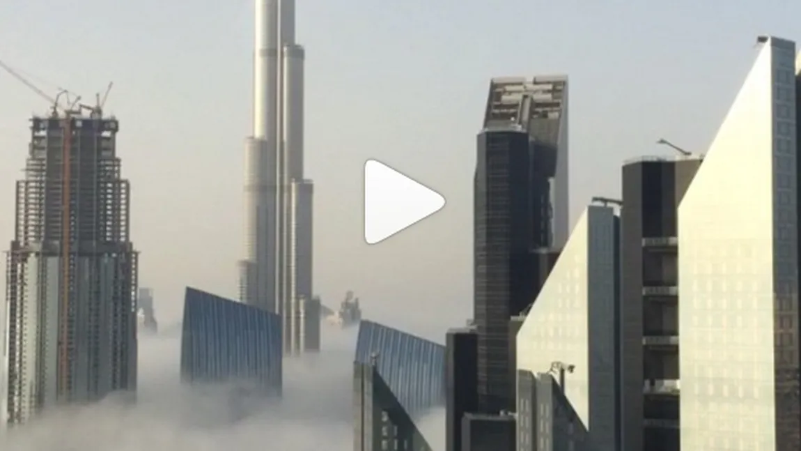 Un român şi-a scăpat telefonul de pe un zgârie-nori din Dubai: Încă funcţionează după o cădere de 40 de etaje