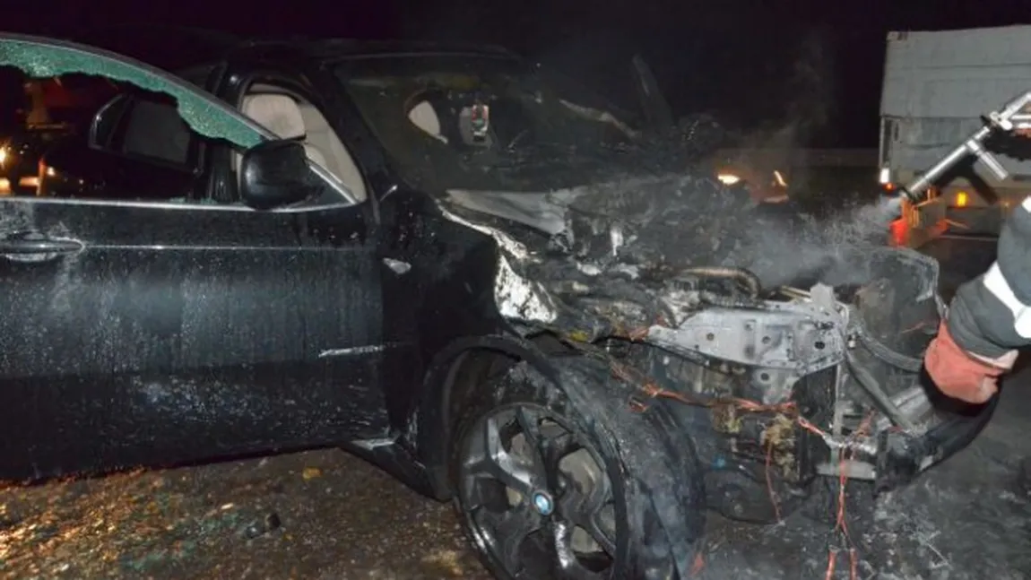 O maşină de 120.000 de euro a luat foc în timpul mersului. Bolidul s-a făcut scrum