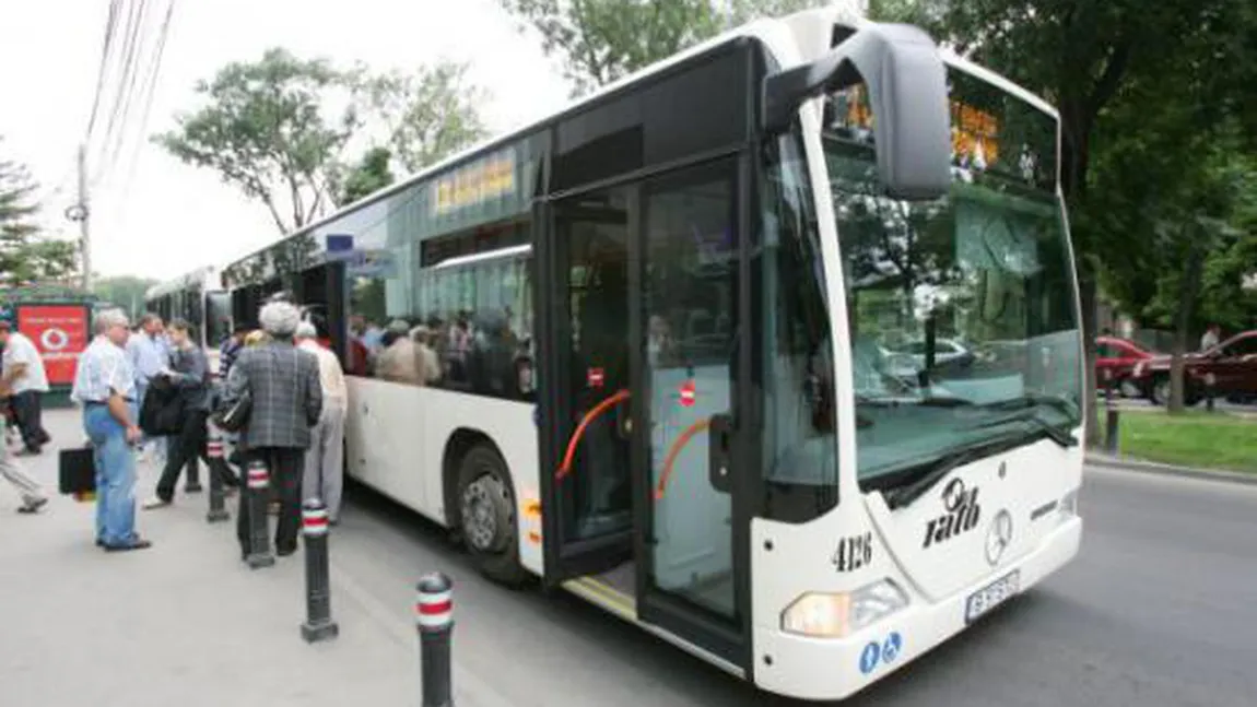 PROTEST RATB. Ce afişe au lipit sindicaliştii în autobuze