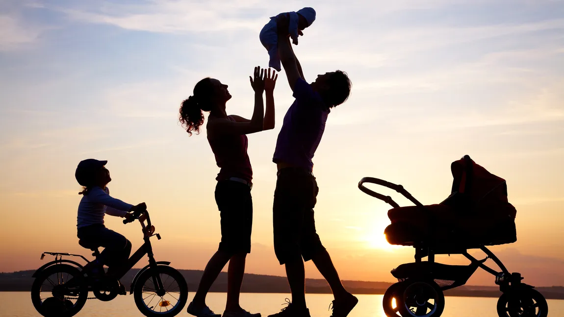 Tatăl influenţează mai mult personalitatea copilului decât mama. Află de ce