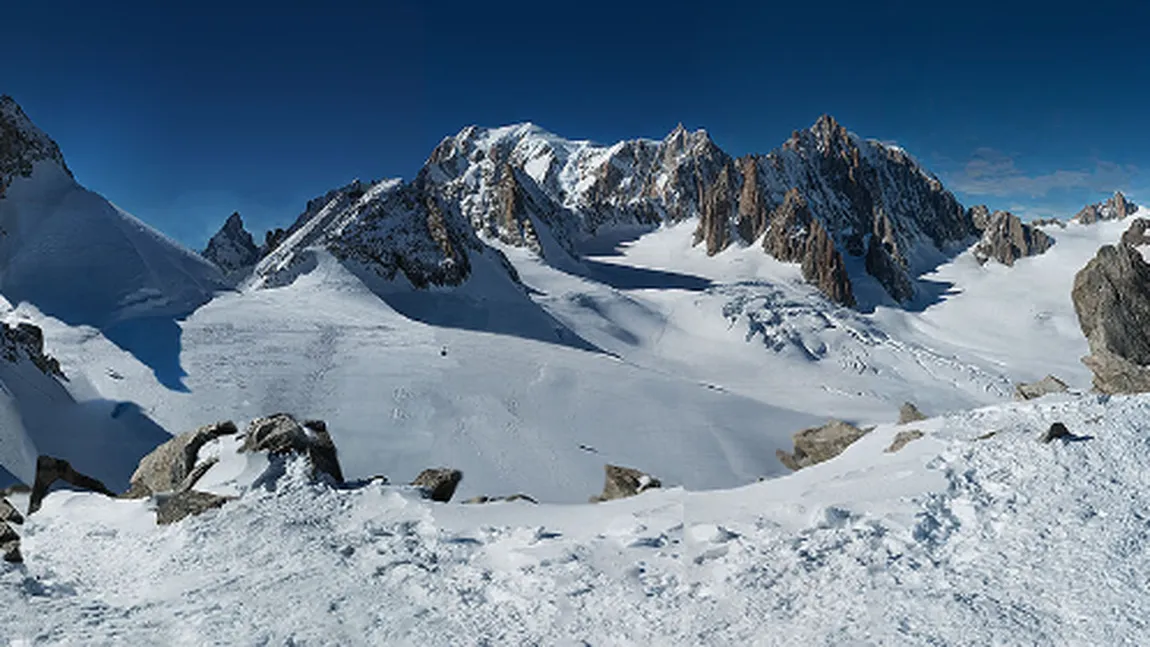 Cea mai mare fotografie din lume este o panoramă a vârfului Mont Blanc VIDEO