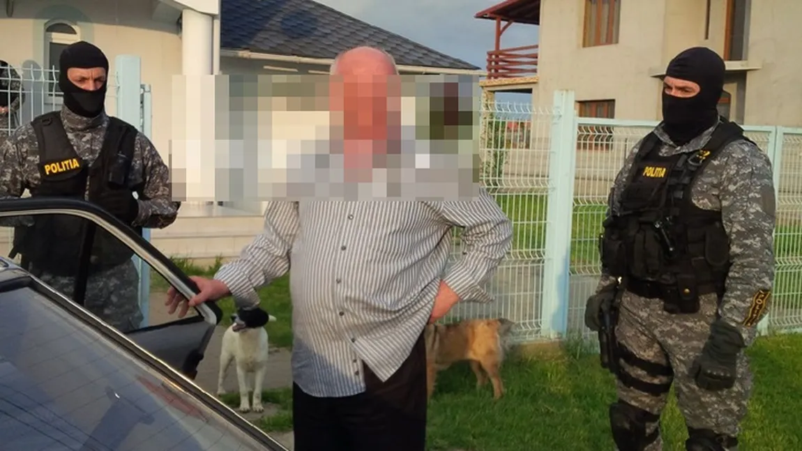 Un cunoscut cântăreţ de muzică populară din România, ACUZAT de PROXENETISM: Cred că au greşit adresa VIDEO