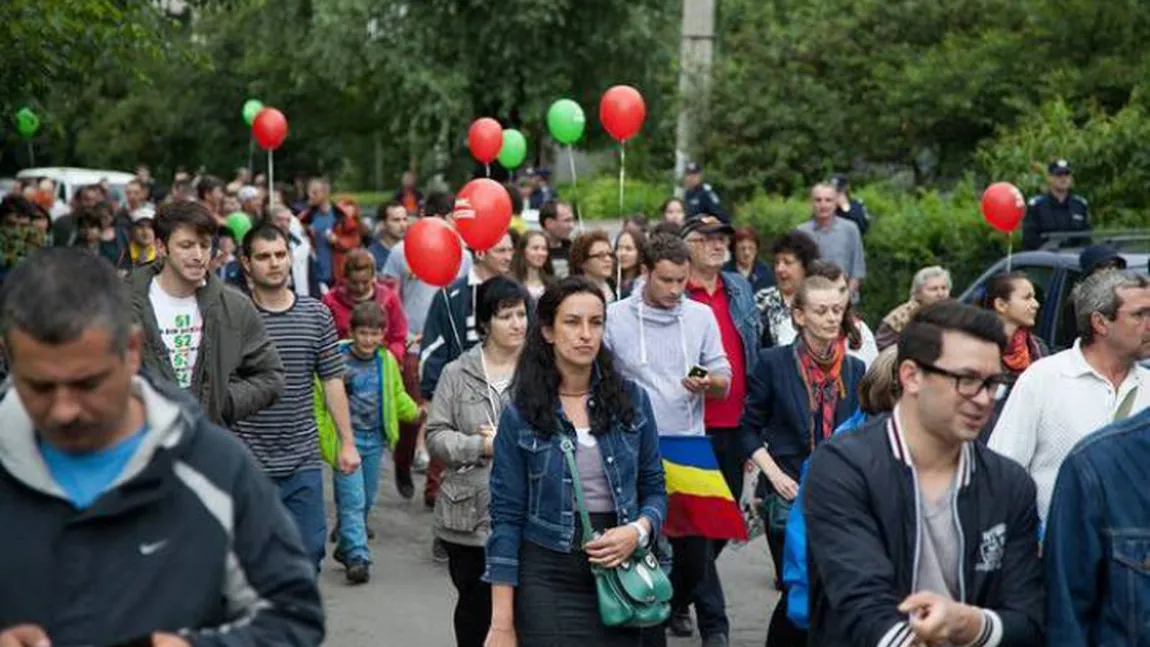 PROTEST în Bucureşti. Bolnavii de hepatită pichetează Guvernul