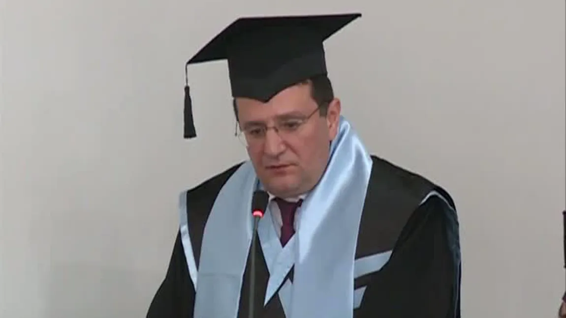 Fostul şef SRI, George Maior, a primit titlul Doctor Honoris Causa al Universităţii Andrei Şaguna