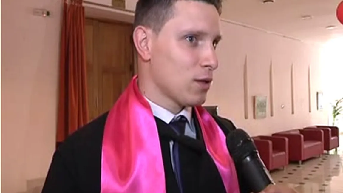 Primul bărbat absolvent al secţiei de Moaşe de la Facultatea de Medicină VIDEO