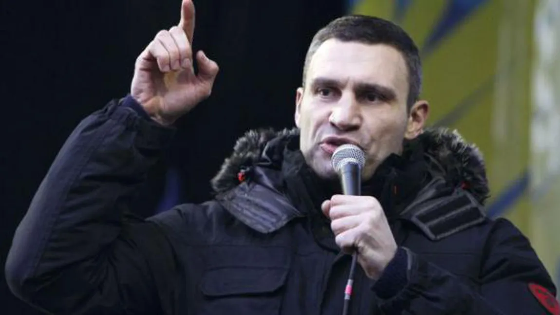 Arseni Iaţeniuk: Ucraina are nevoie de o armată puternică şi de armament pentru a opri Rusia