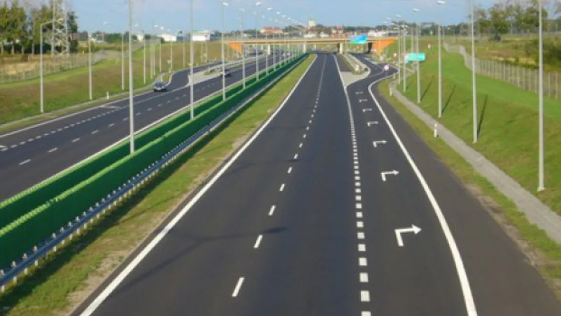 Autostrada României s-a unit cu cea din Ungaria