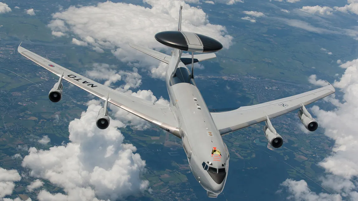 Ministrul Apărării din România: Un avion Awax al NATO va face supravegherea electronică a spaţiului aerian