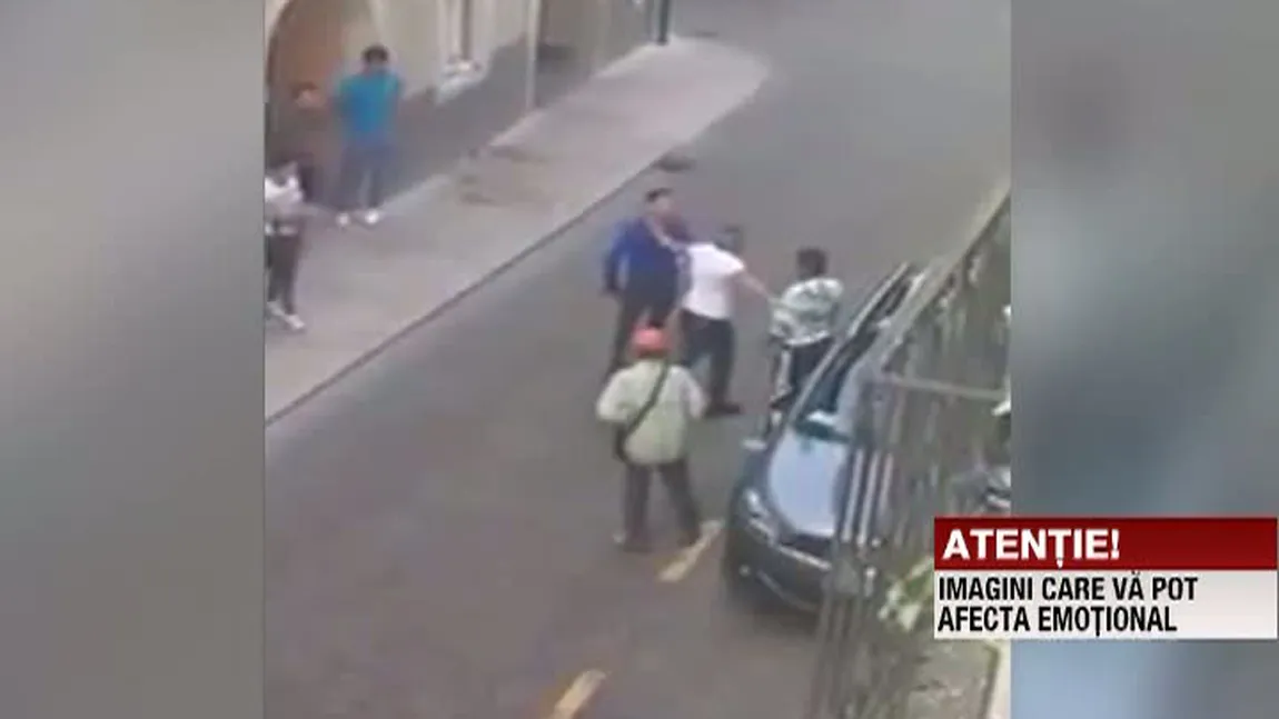 Imagini şocante cu ţiganii români, în Italia. Bătaie în plină stradă, la Trento VIDEO