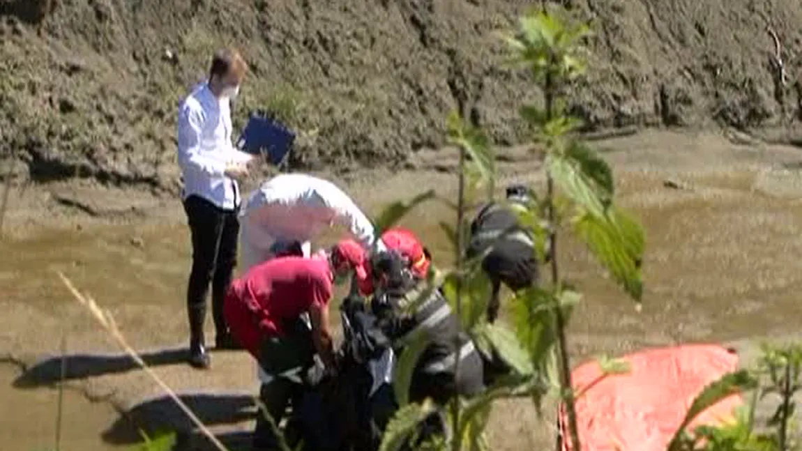 Descoperire MACABRĂ pe un râu în Argeş VIDEO