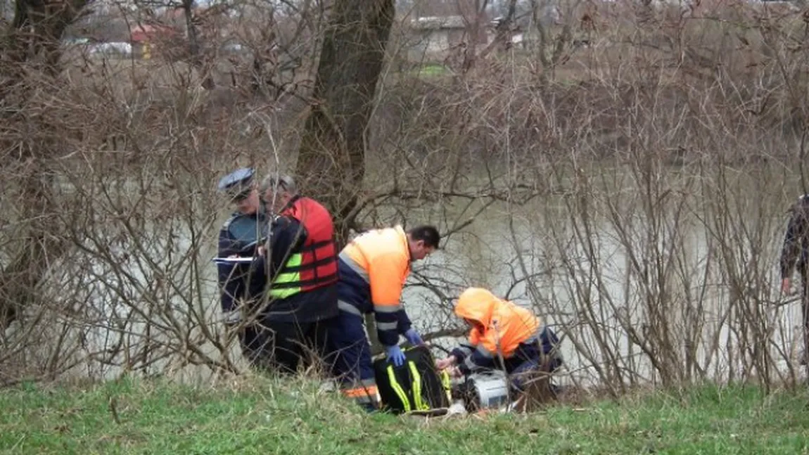Descoperire MACABRĂ. Cadavrul unui bărbat a fost văzut plutind pe râul Someş