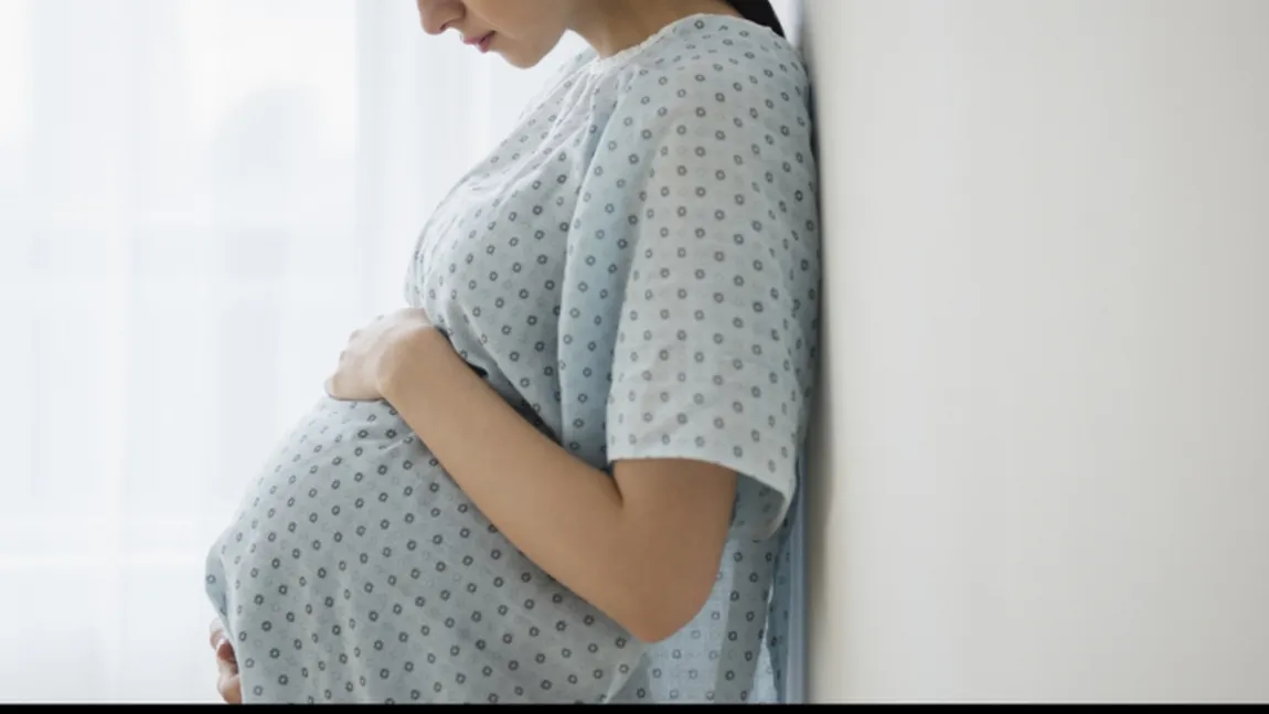Femeie GRAVIDĂ în cinci luni şi soţul ei, bătuţi cu bestialitate de un consătean, în Botoşani