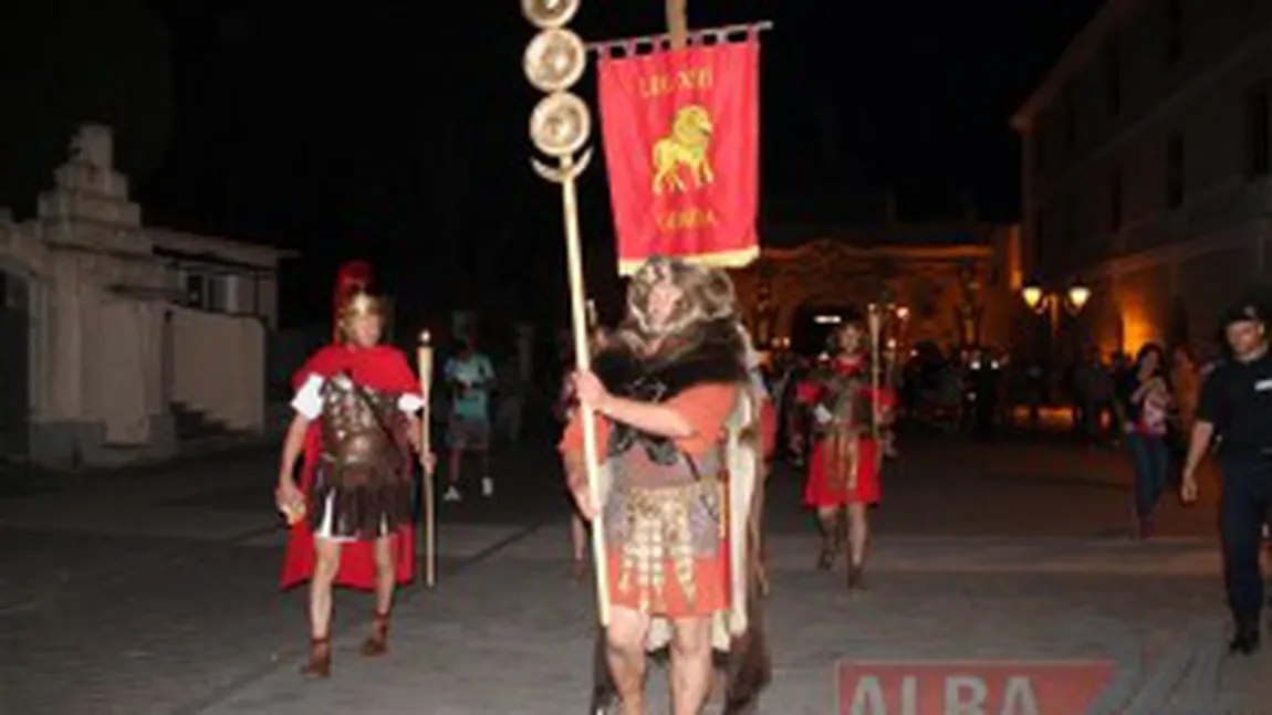 Paradă cu torţe la festivalul dacilor din Alba