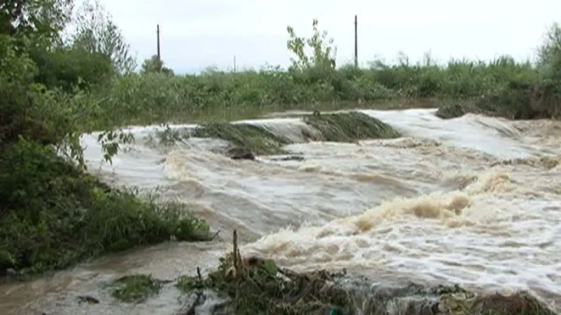 COD GALBEN de INUNDAŢII pe mai multe râuri din ţară