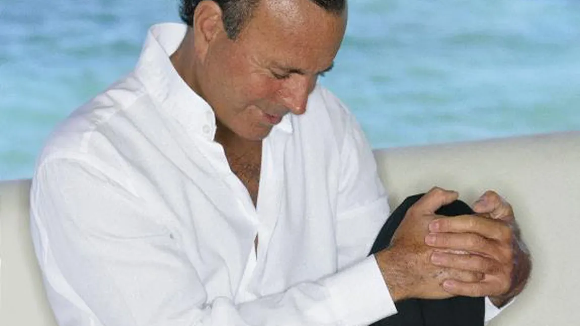 Julio Iglesias a fost operat la spate. Concertul de la Bucureşti, reprogramat