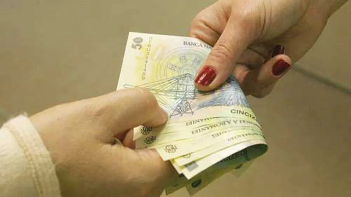 O profesoară universitară din Arad, acuzată că a primit mită